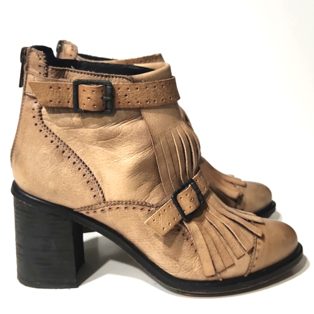 Free People Circle Back Distressed Leather Kiltie Fringe Boots Tan Size EU 38 - Picture 4 of 16